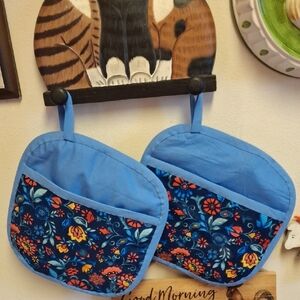 Floral Blue Pot Holders